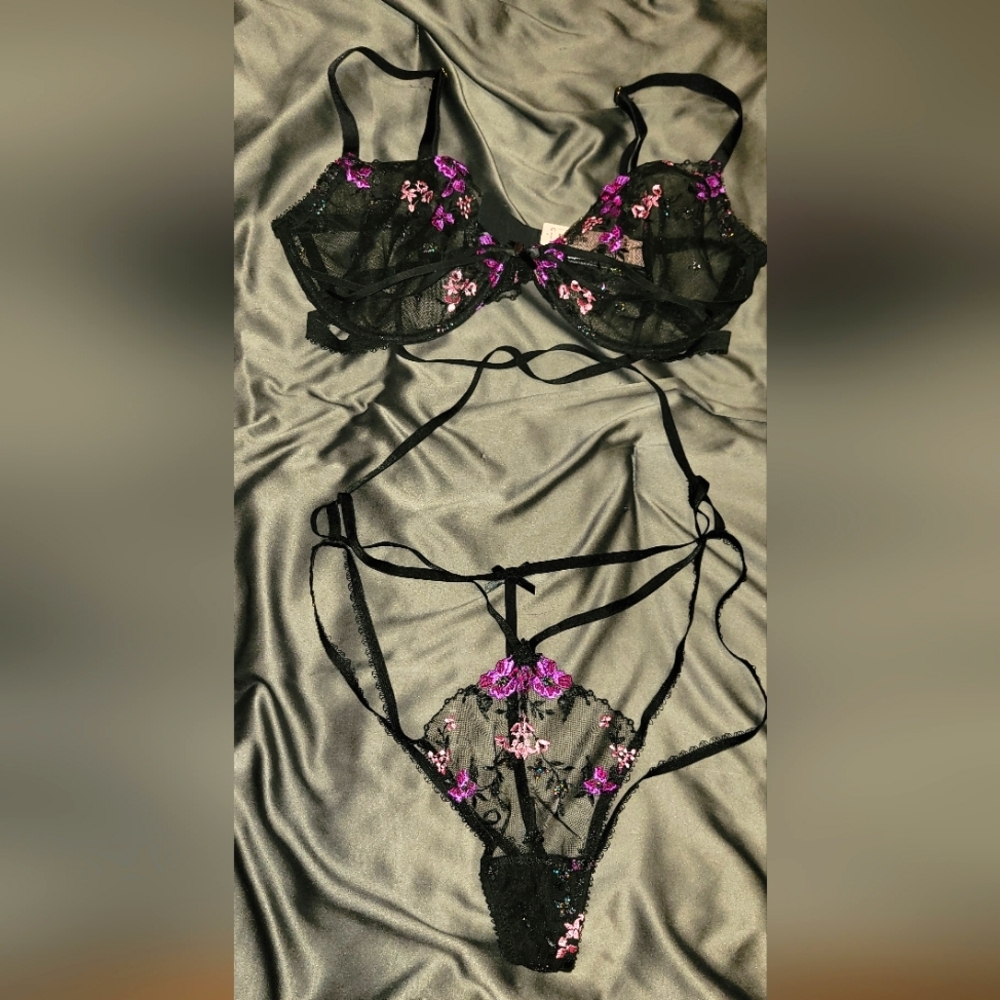 VS Black Floral Mesh Teddy sz XL
